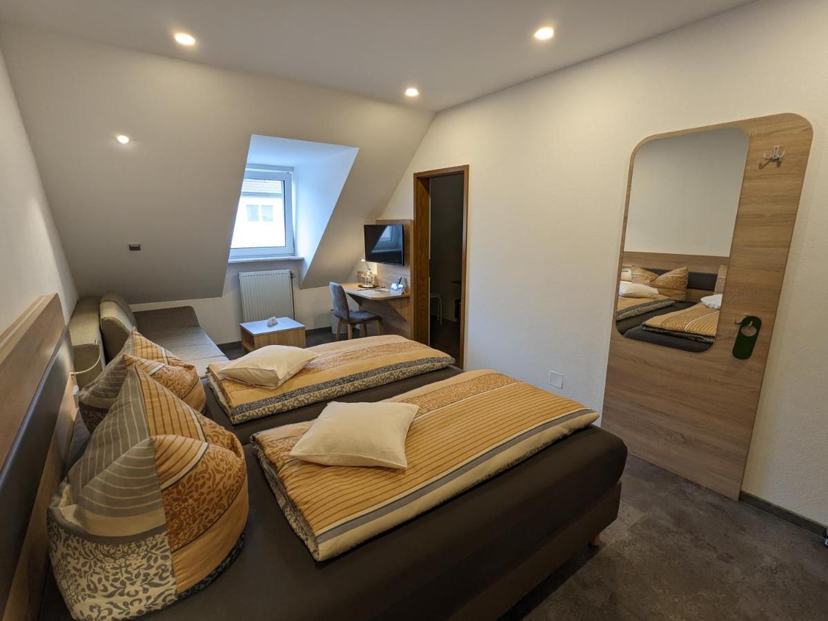 Zum Schwarzen Baeren Hotel Vohenstrauss Bagian luar foto