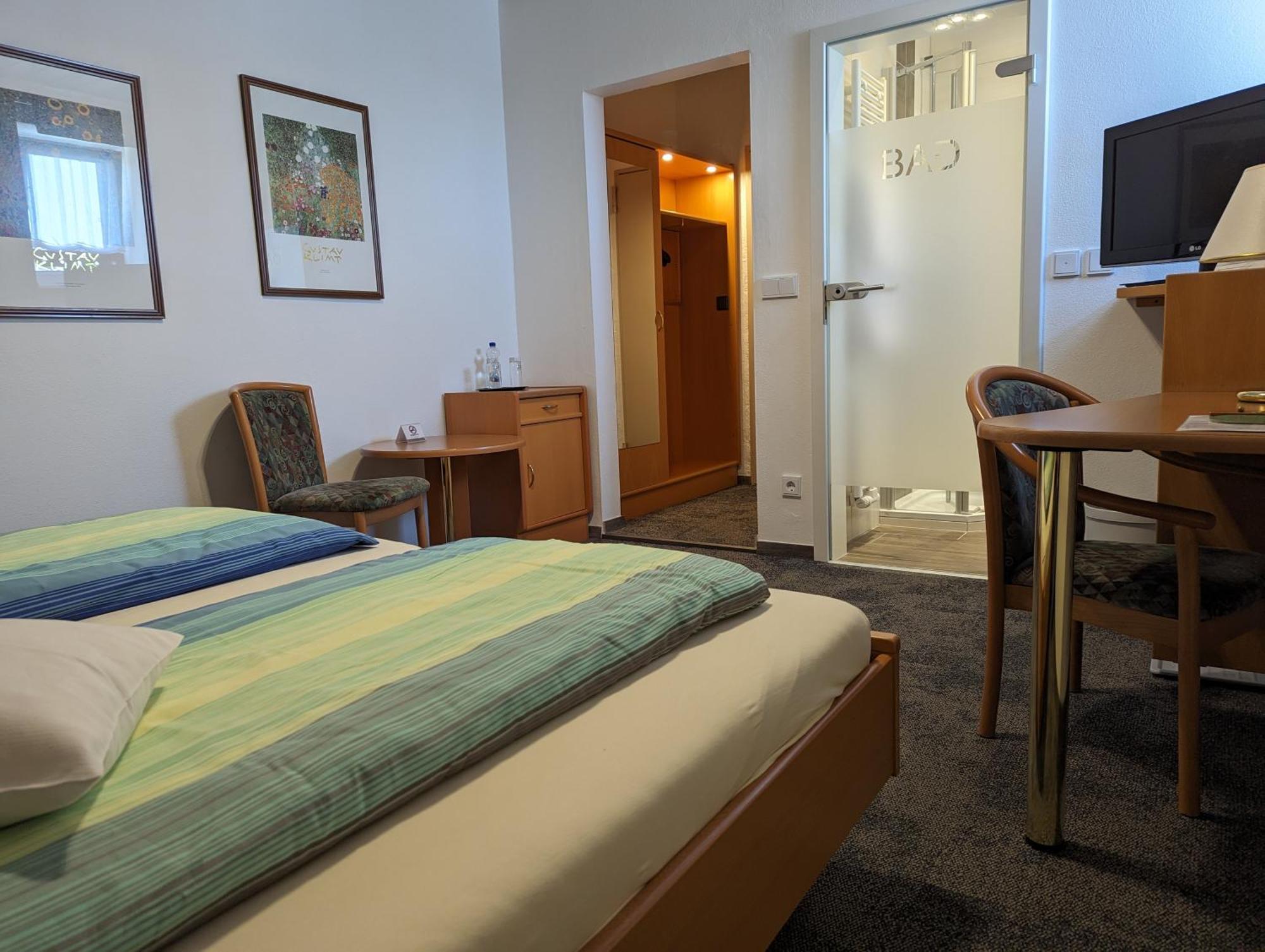 Zum Schwarzen Baeren Hotel Vohenstrauss Bagian luar foto