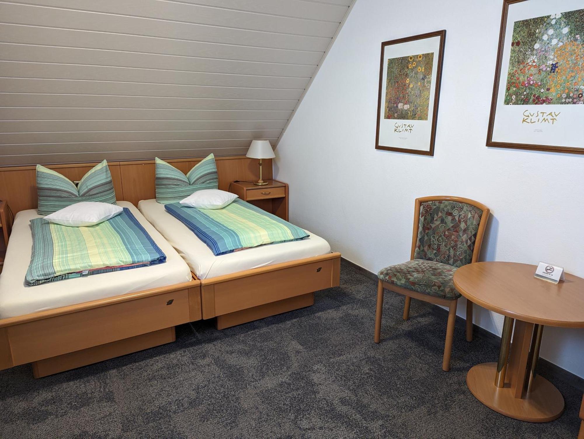 Zum Schwarzen Baeren Hotel Vohenstrauss Bagian luar foto