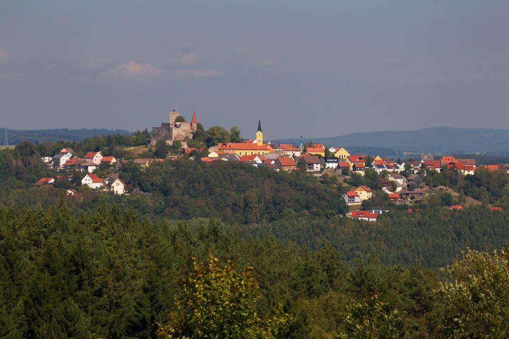Zum Schwarzen Baeren Hotel Vohenstrauss Bagian luar foto
