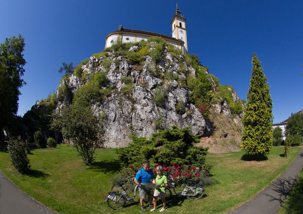 Zum Schwarzen Baeren Hotel Vohenstrauss Bagian luar foto