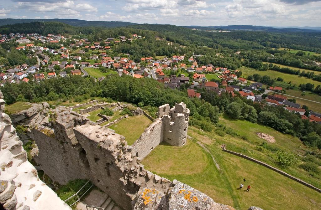 Zum Schwarzen Baeren Hotel Vohenstrauss Bagian luar foto